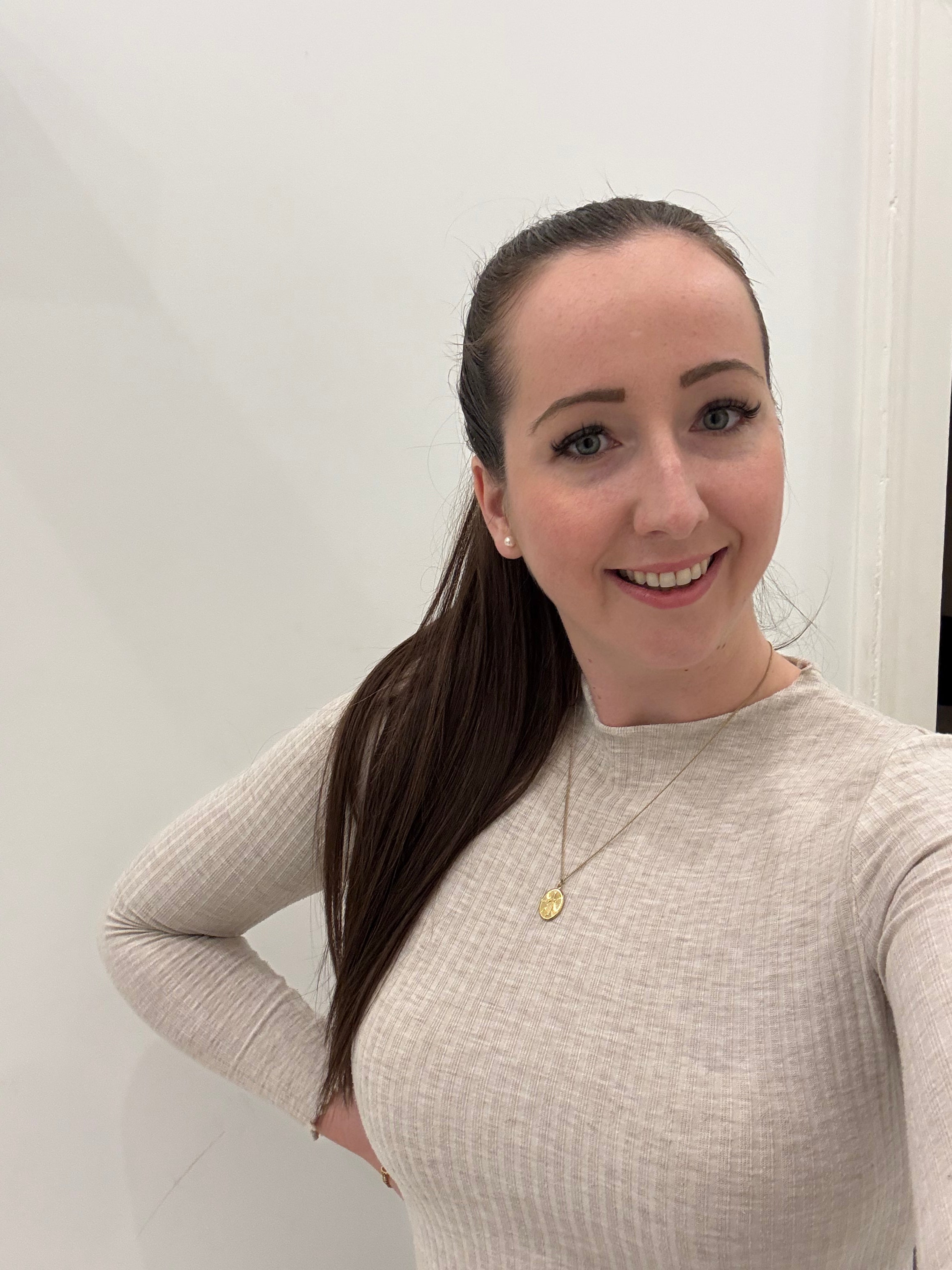 Ponytail Extensions Light Brown (#4A)